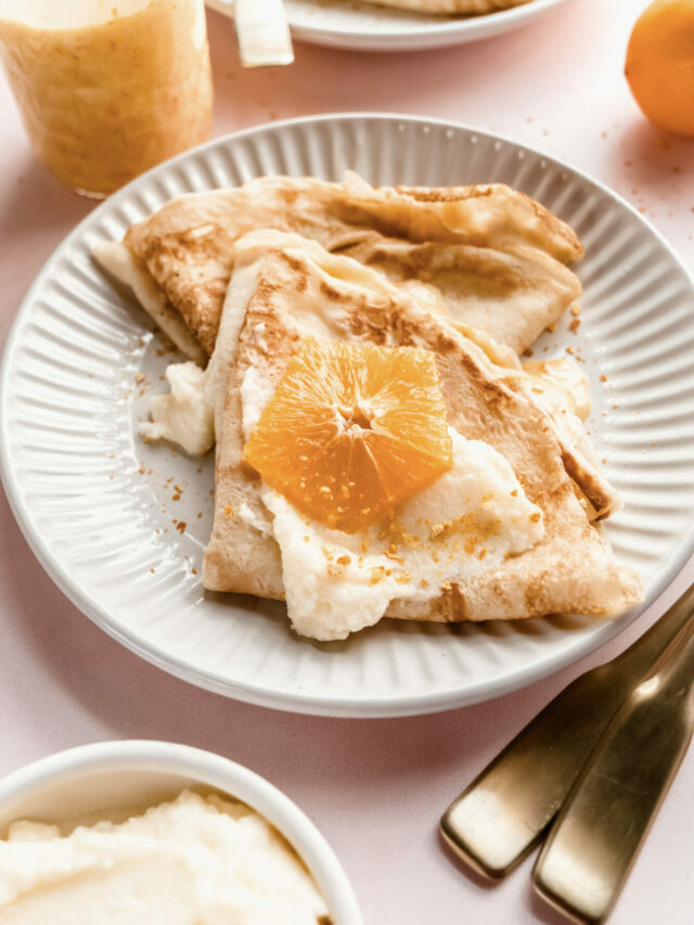 简单的橙色法式薄饼,复活节早午餐
